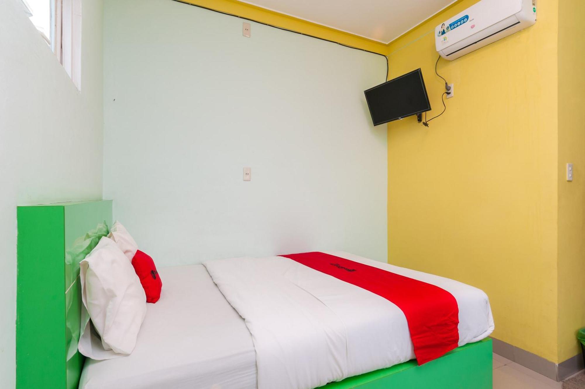 Reddoorz Syariah At Dinda Residence Medan Exterior photo