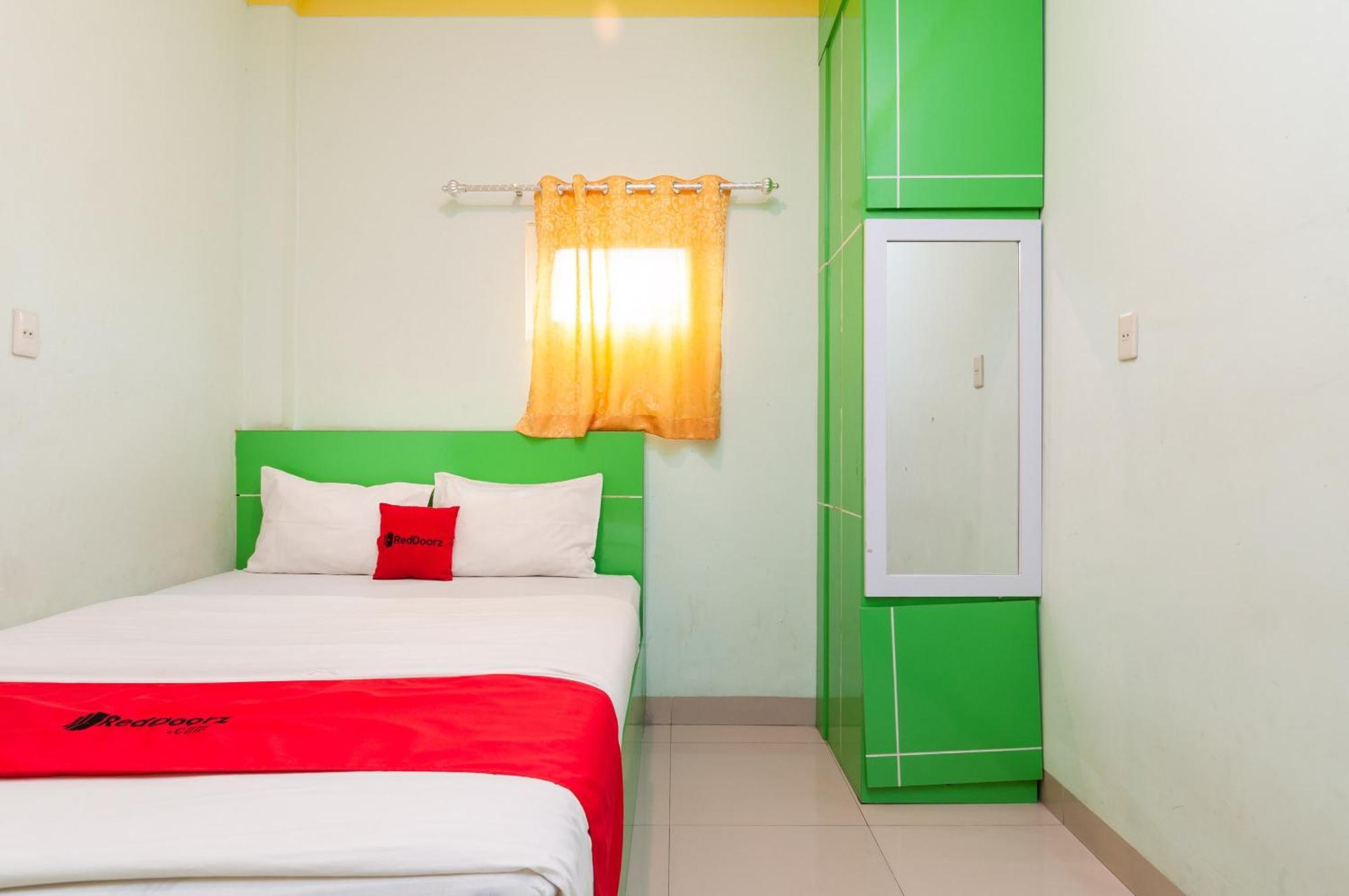 Reddoorz Syariah At Dinda Residence Medan Exterior photo